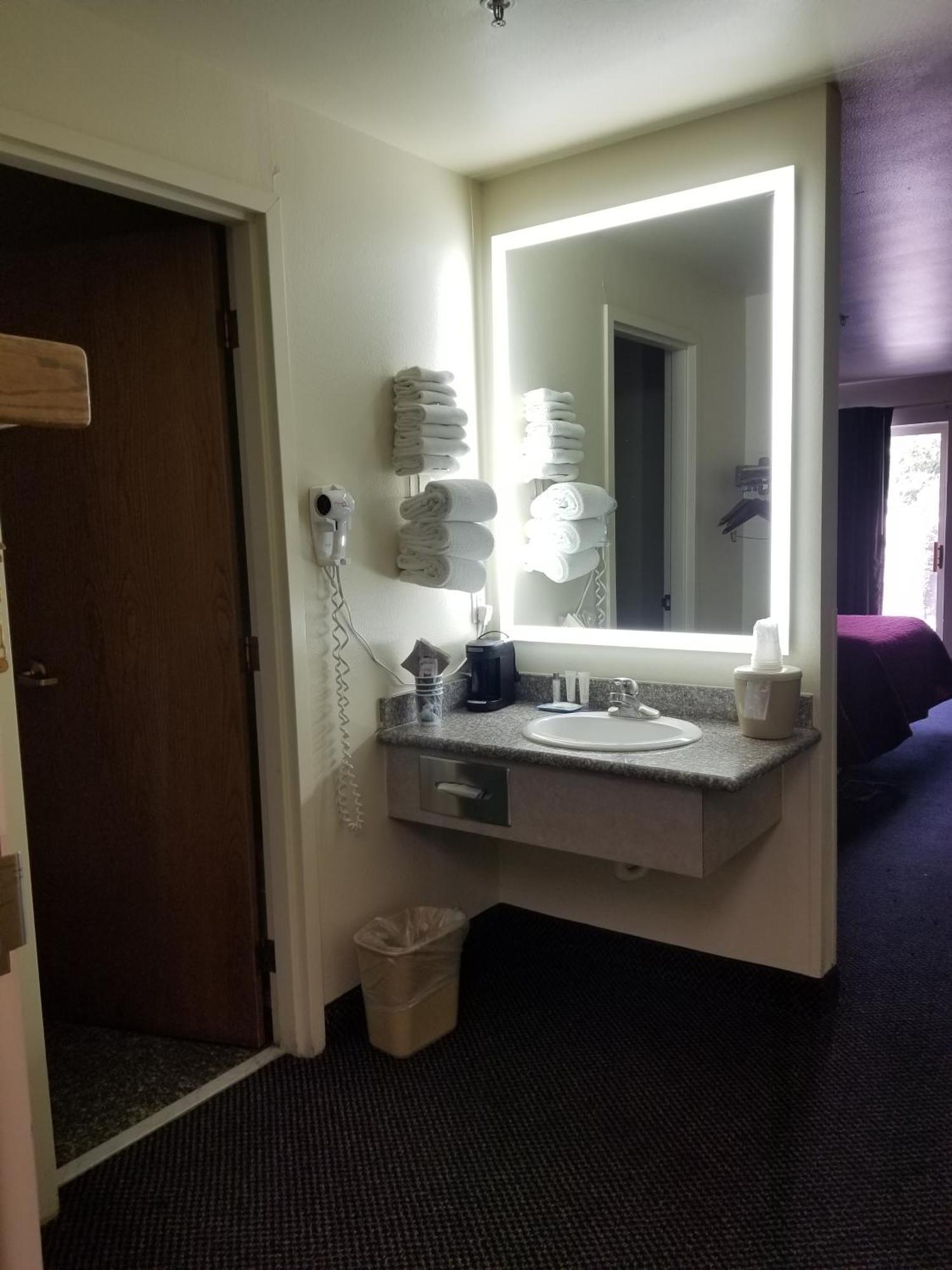 Cedars Inn Wenatchee Zewnętrze zdjęcie