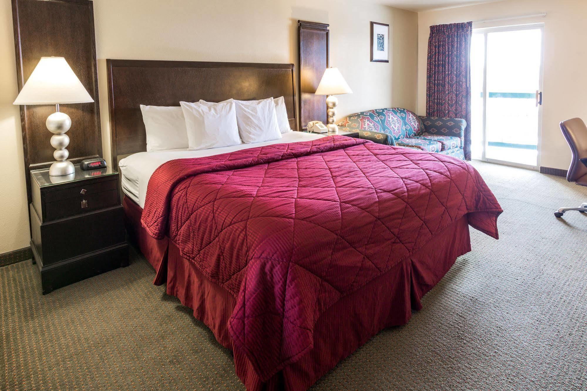 Cedars Inn Wenatchee Zewnętrze zdjęcie